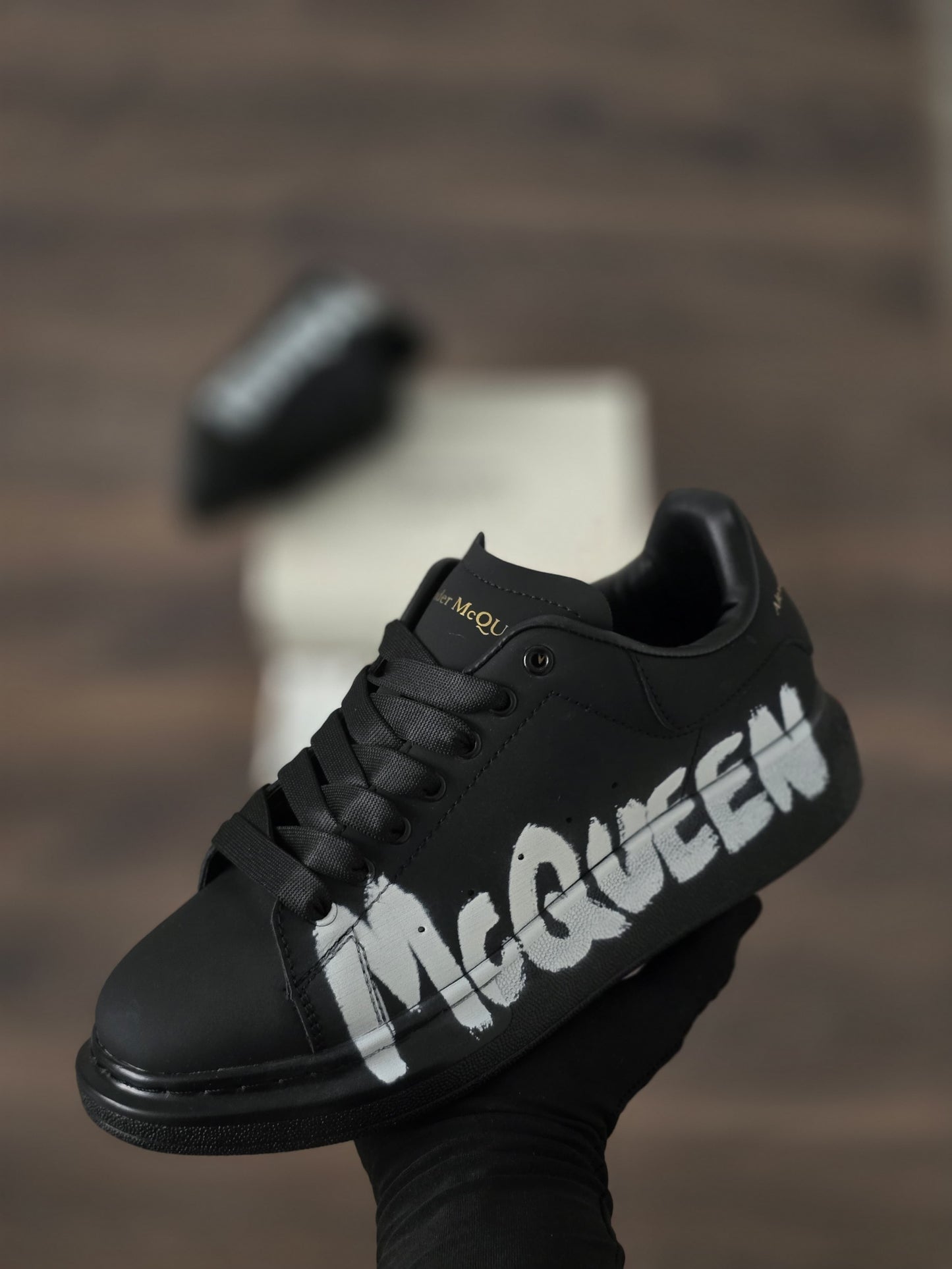 Alexander McQueen Negras Graffiti